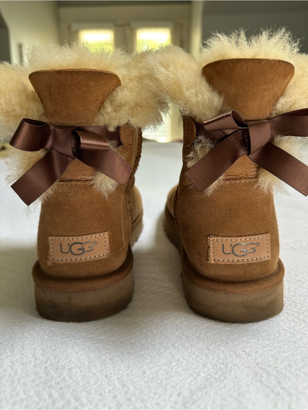 UGG Women’s 7 Chestnut Brown Suede Bow-Back Shearling Boots